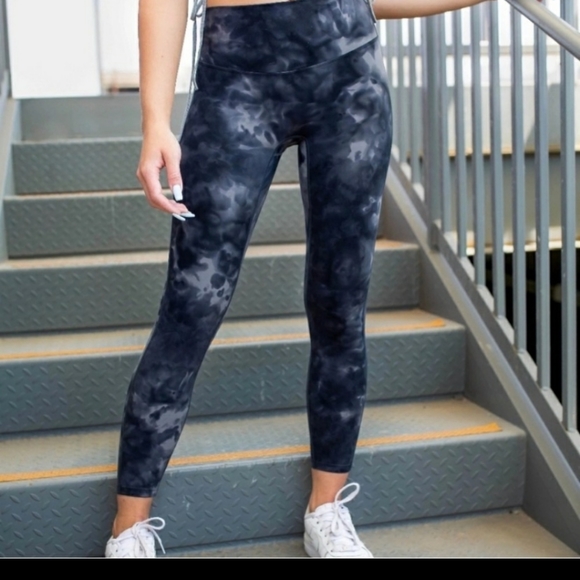 ZYIA Active Tie Dye High Rise Leggings - Picture 13 of 15